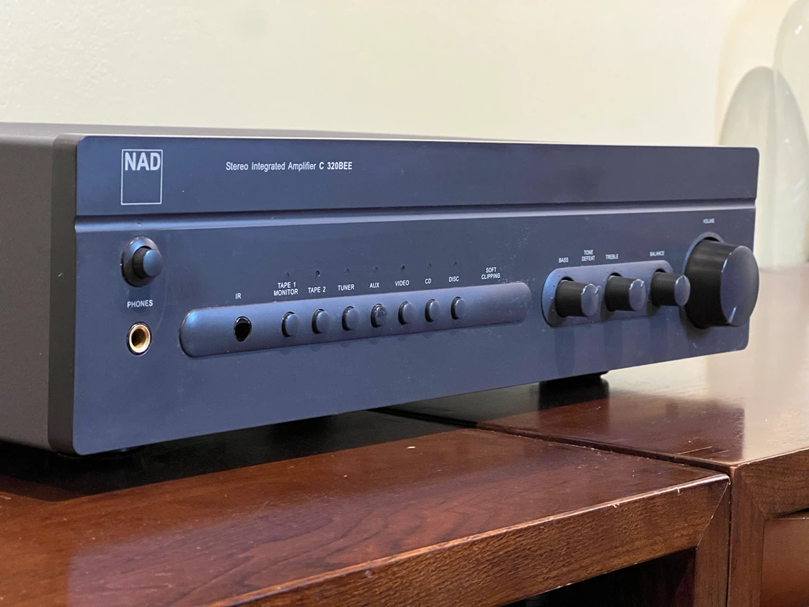 NAD C320BEE Integrated Stereo Amplifier - Excellent Condition - photo 5