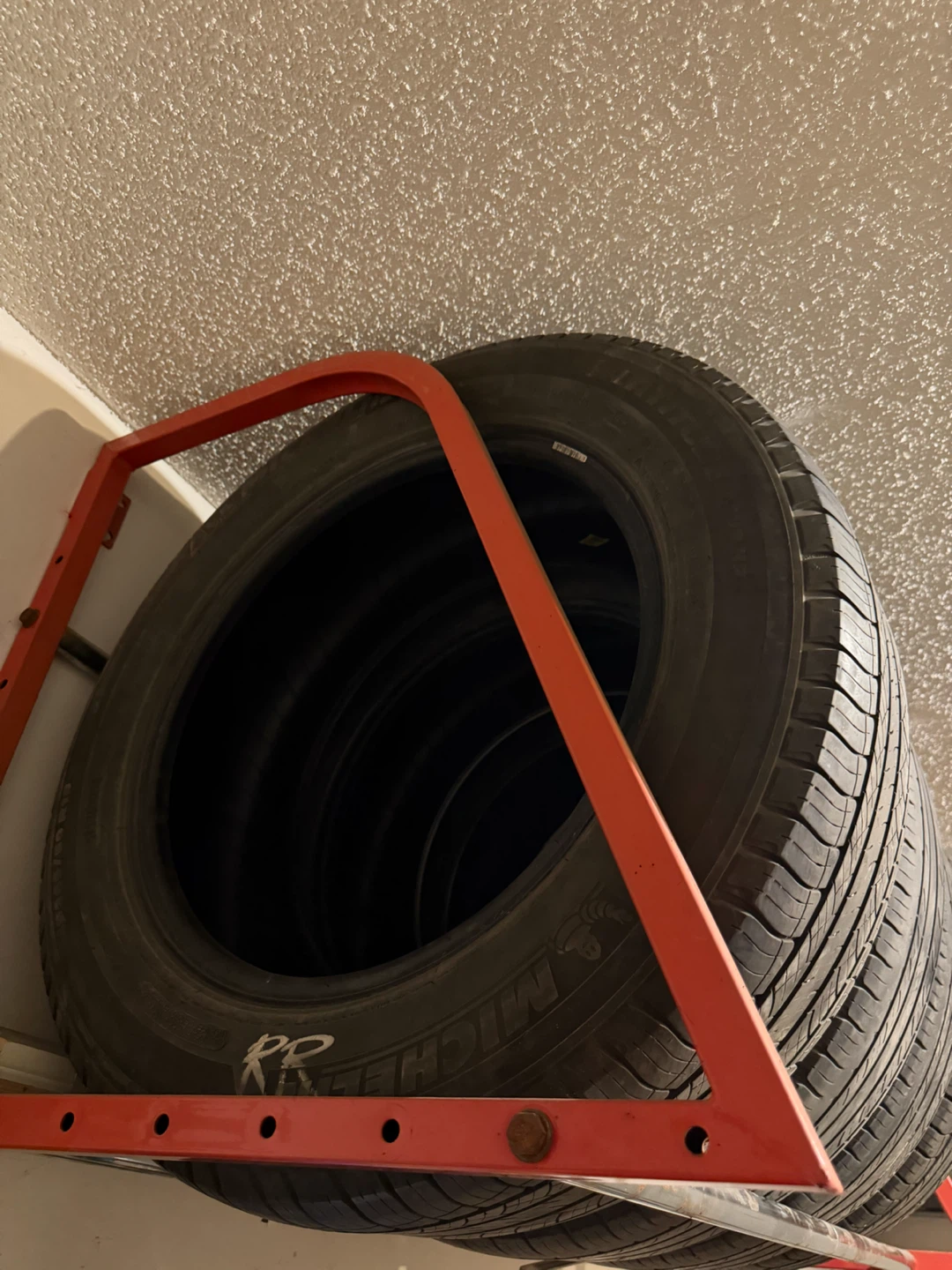 Set of 4 Michelin Tires 245/60/18 - photo 4