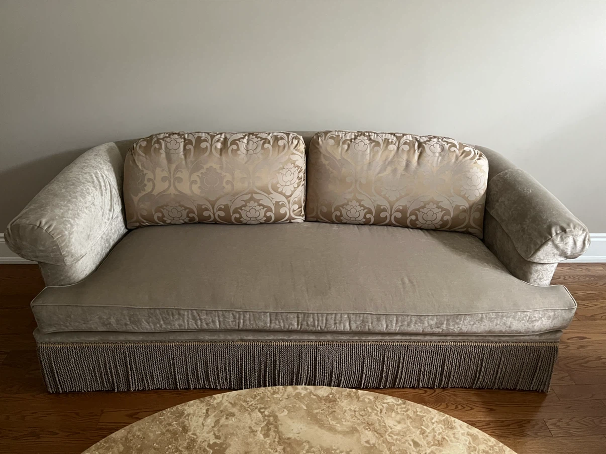 Barrymore Luxury Sofa – Excellent Condition / Like New