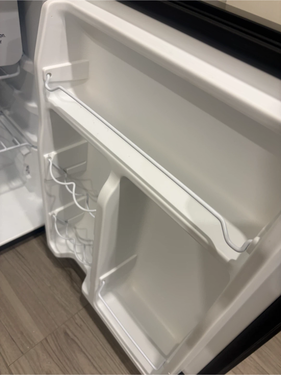 Whirlpool refrigerator - photo 2