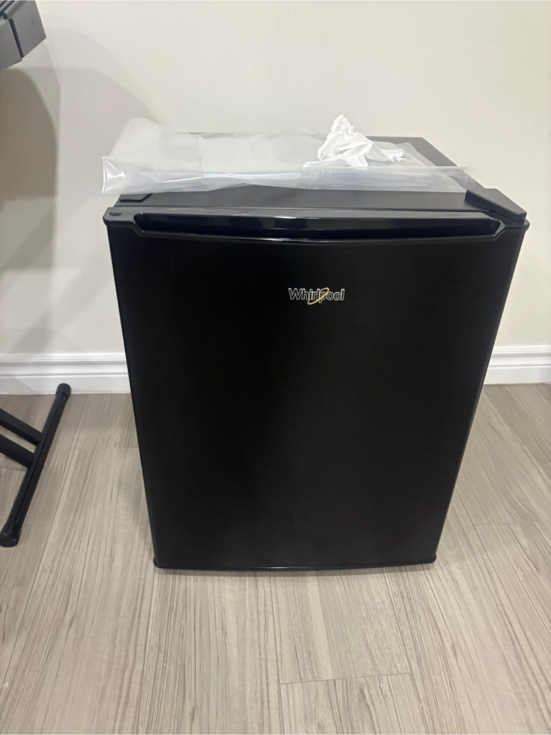 Whirlpool refrigerator - photo 3