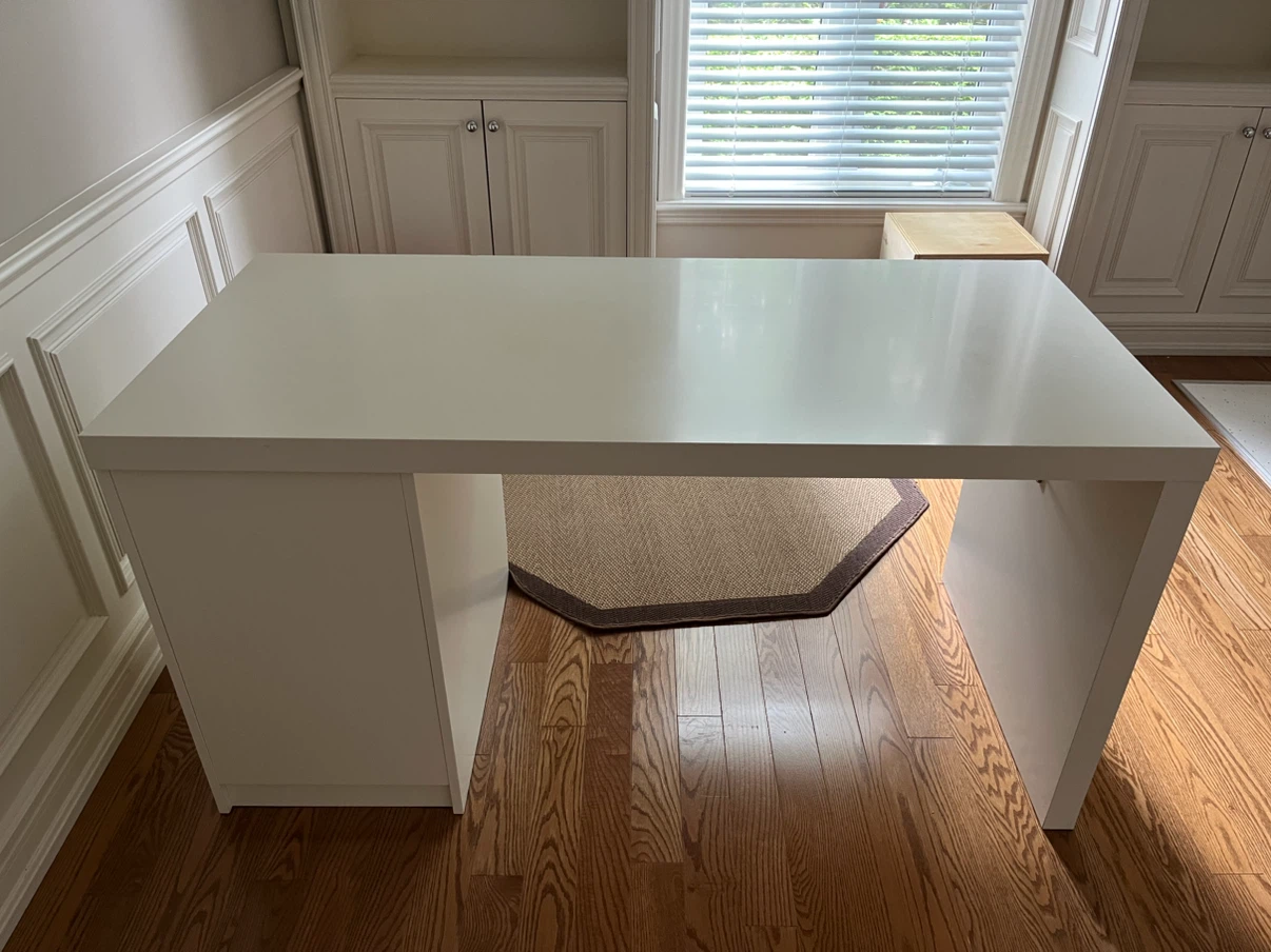IKEA White Office Desk – Good Condition - photo 2