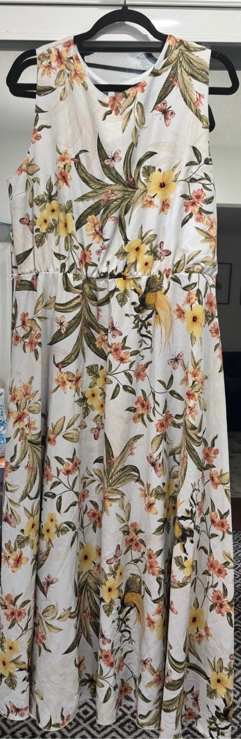 2 Suzy Shier Floral Dresses
