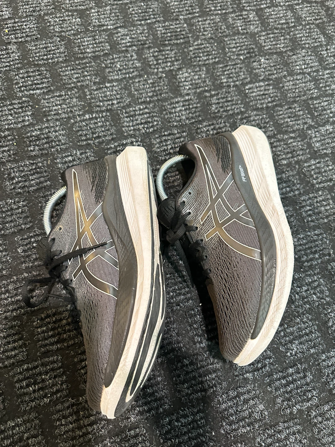 ASICS GlideRide 3 running shoes US8 - photo 2