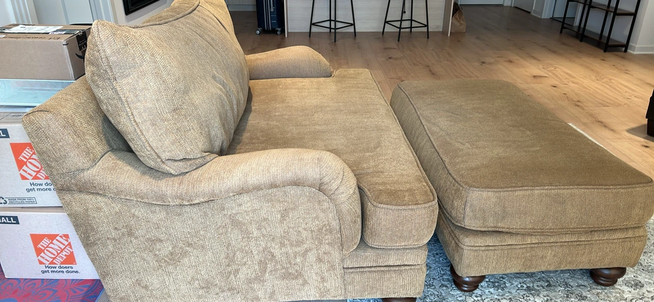 Schnadig Chair and a half with ottoman - photo 2