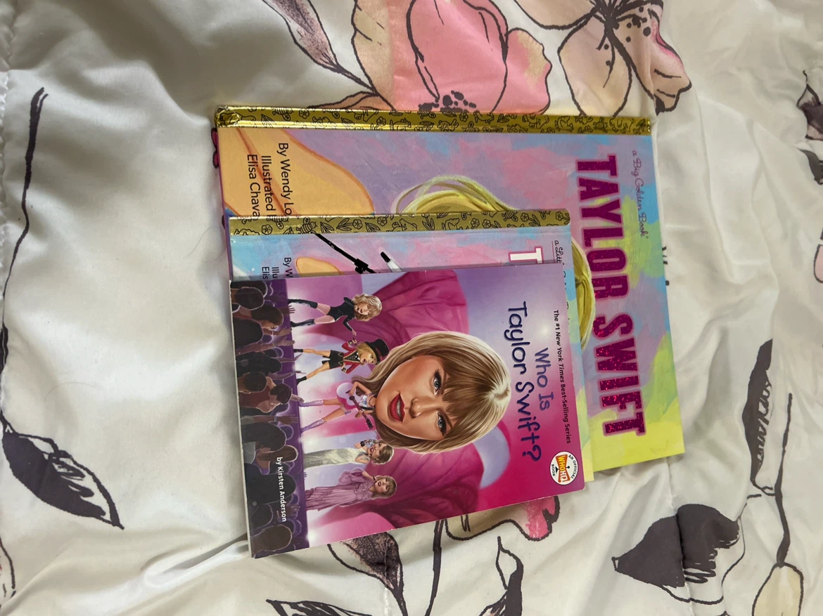 Taylor Swift Books (3-Pack) - photo 2