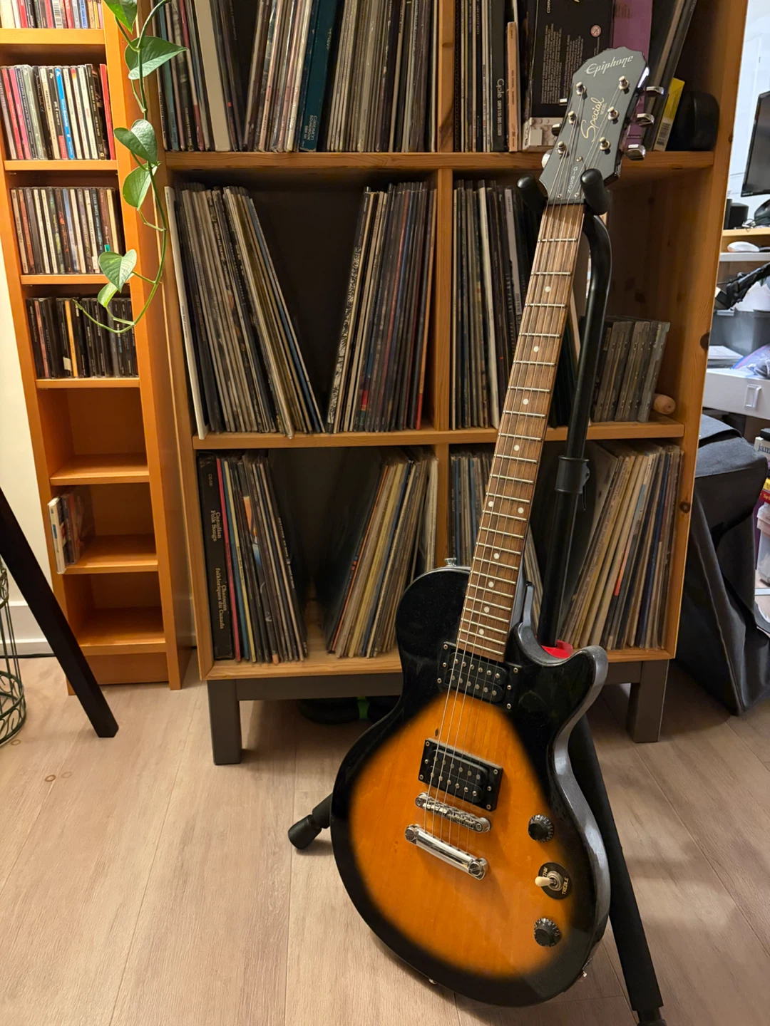 Epiphone Special Model Electric Guitar