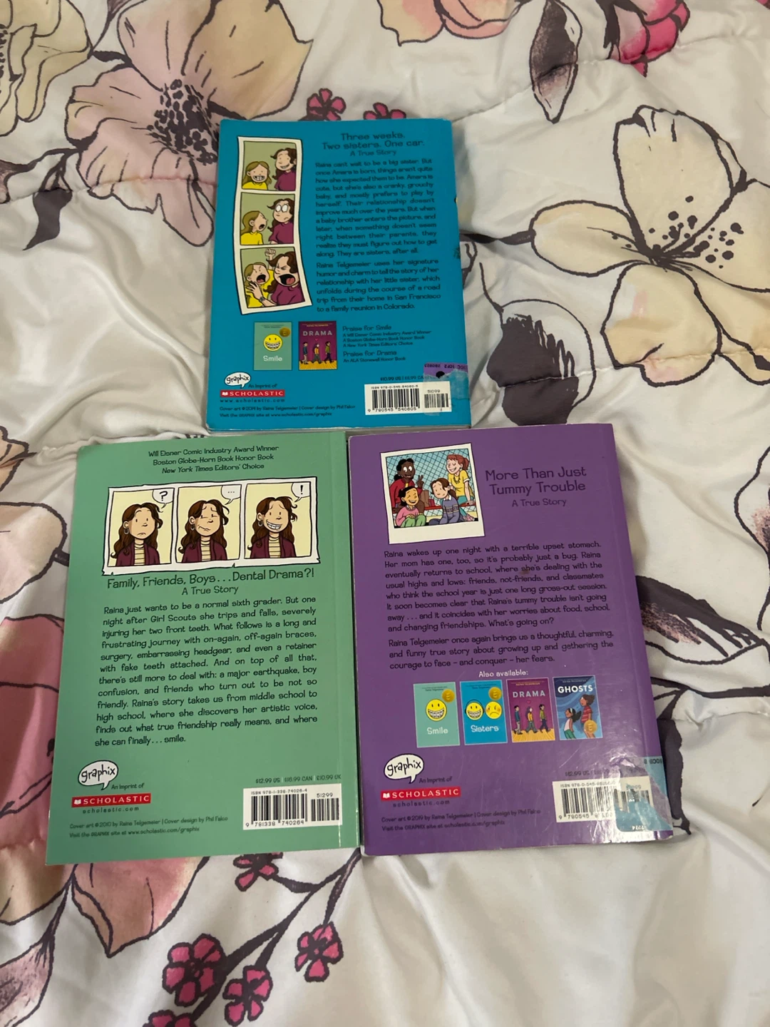 Raina Telgemeier graphic novels: Smile, Guts, Sisters - photo 3