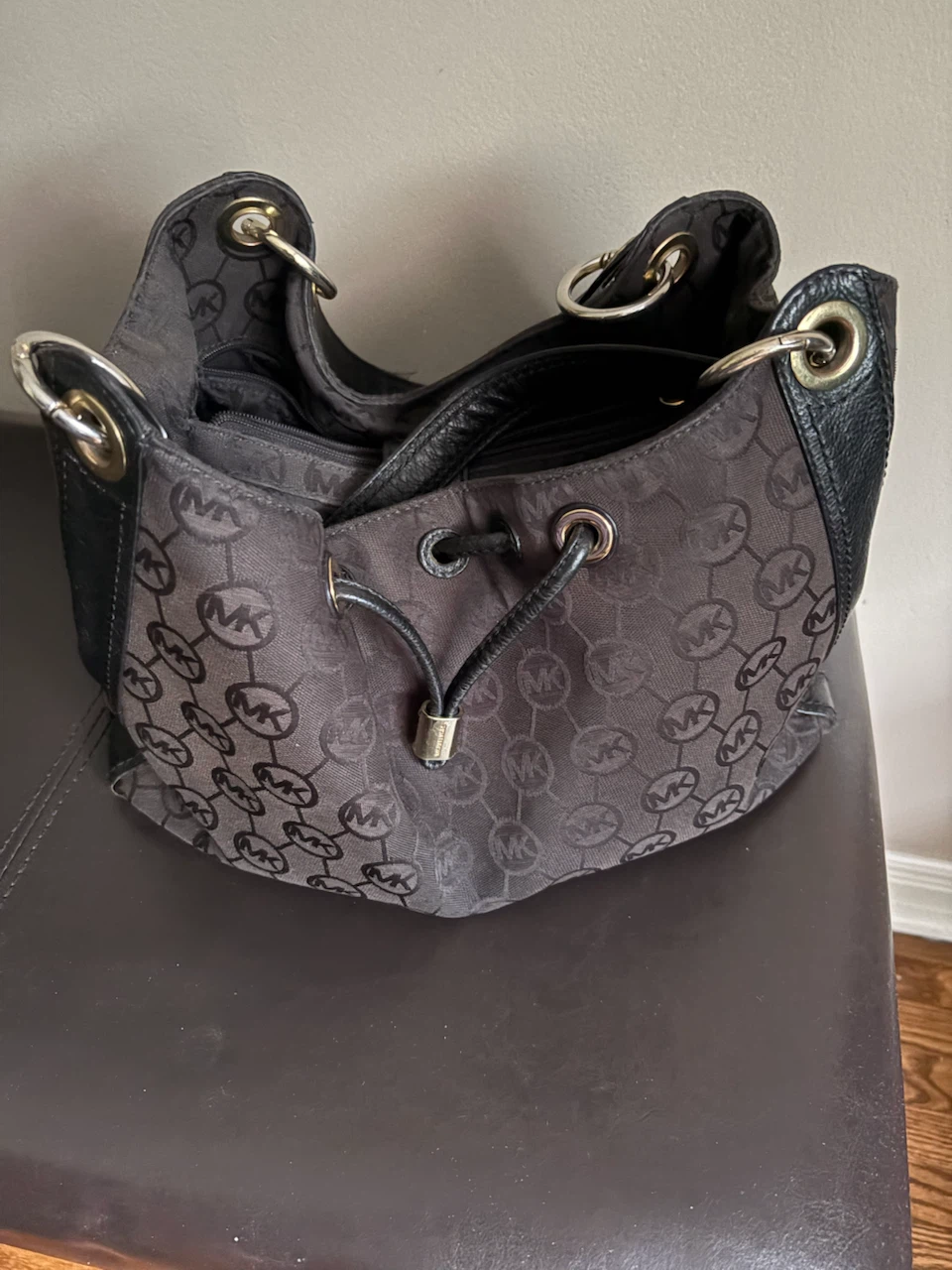 Michael Kors MK Signature Hobo Bag