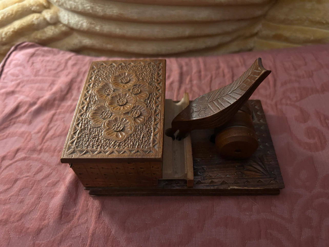 Vintage Hand Carved Wooden cigarette Box with Bird - photo 3