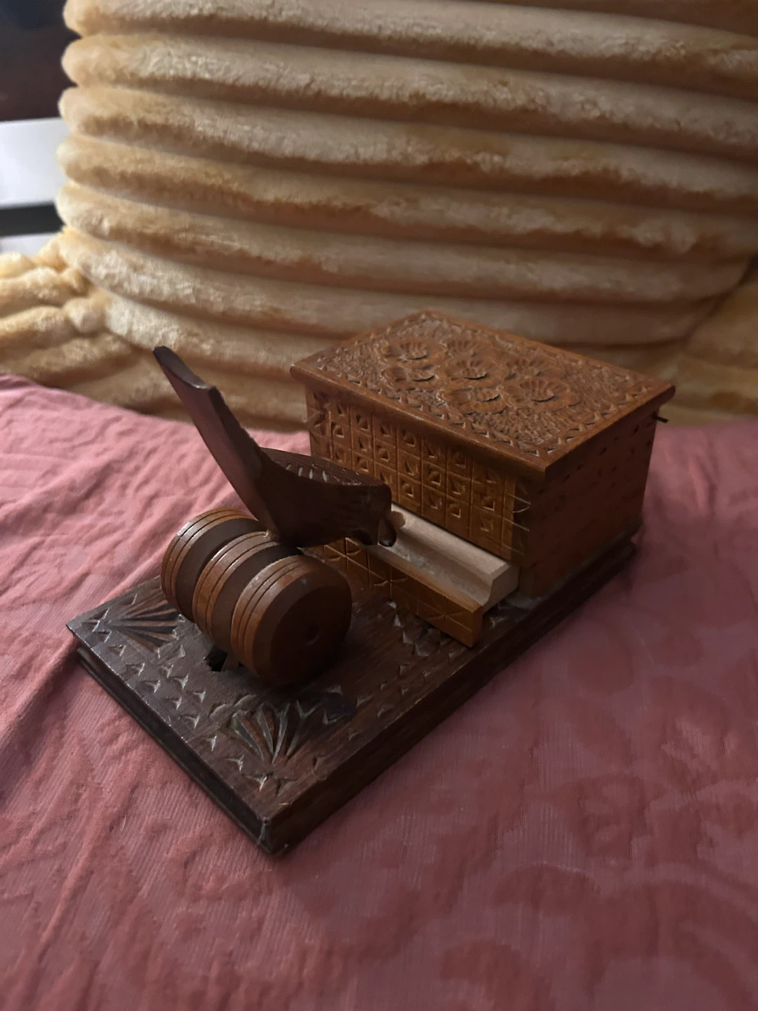 Vintage Hand Carved Wooden cigarette Box with Bird - photo 4