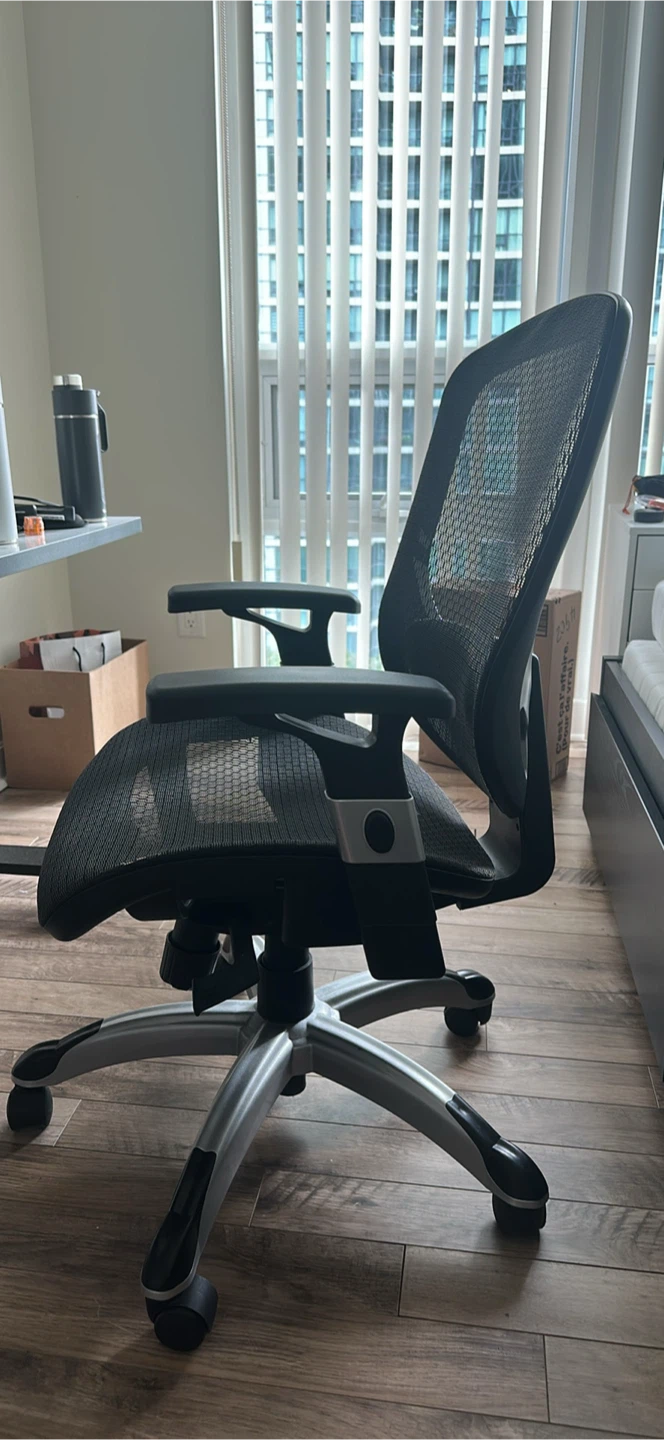 Black Mesh Office Chair - photo 2
