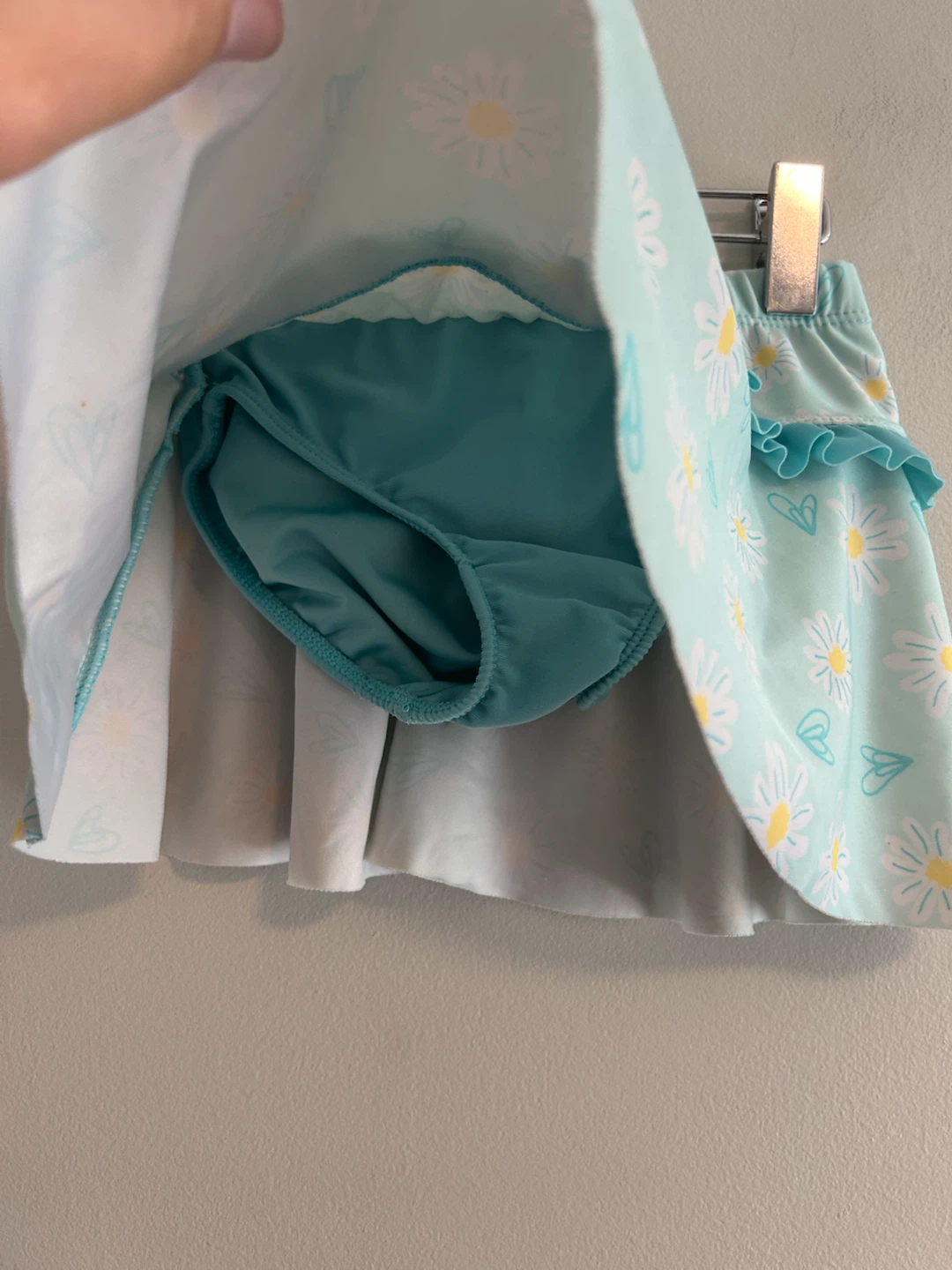 USkinz Swim Skirt Size 4T Daisy Print - photo 2