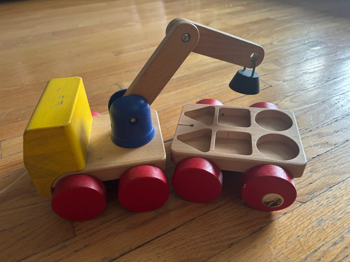 Wooden Pull Toy Truck with Crane