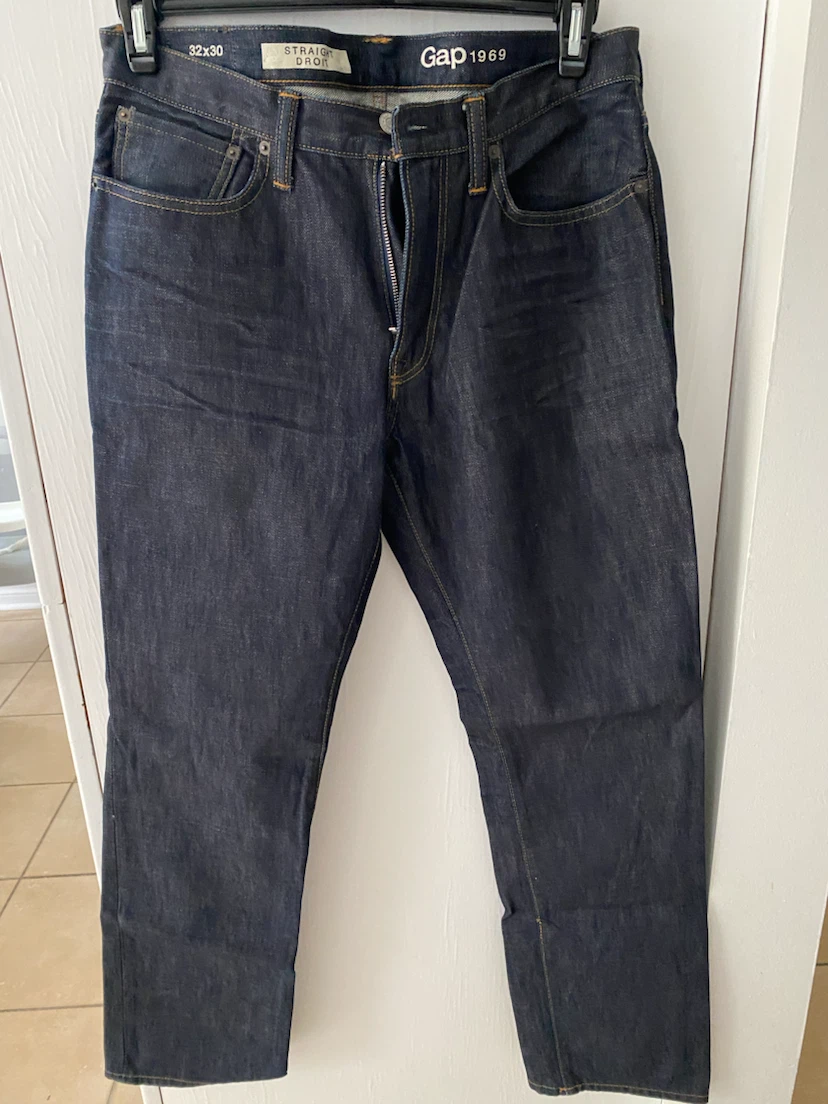Gap 1969 Straight Fit Jeans new never worn