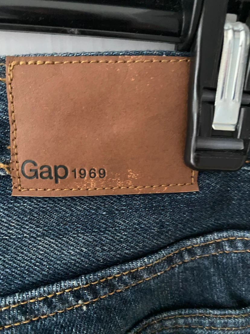 Gap 1969 Straight Jeans - Size 32x30 - photo 4