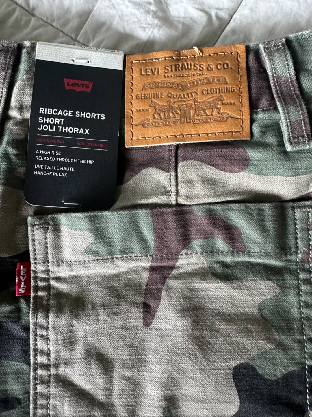 Levi's Ribcage Shorts - Camo Print Size 29 - photo 2
