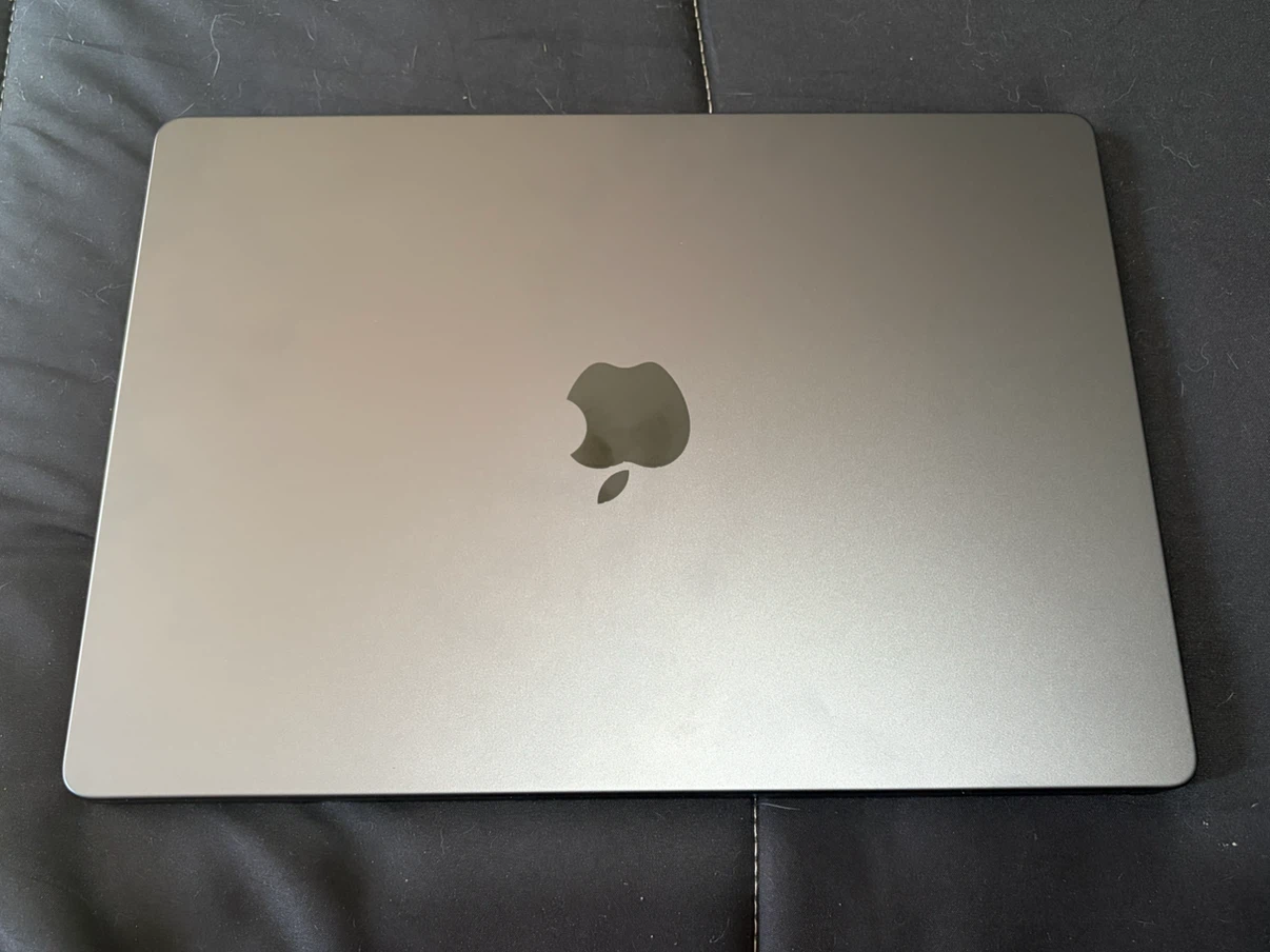MacBook Pro 2024 1TB 14inch - photo 2