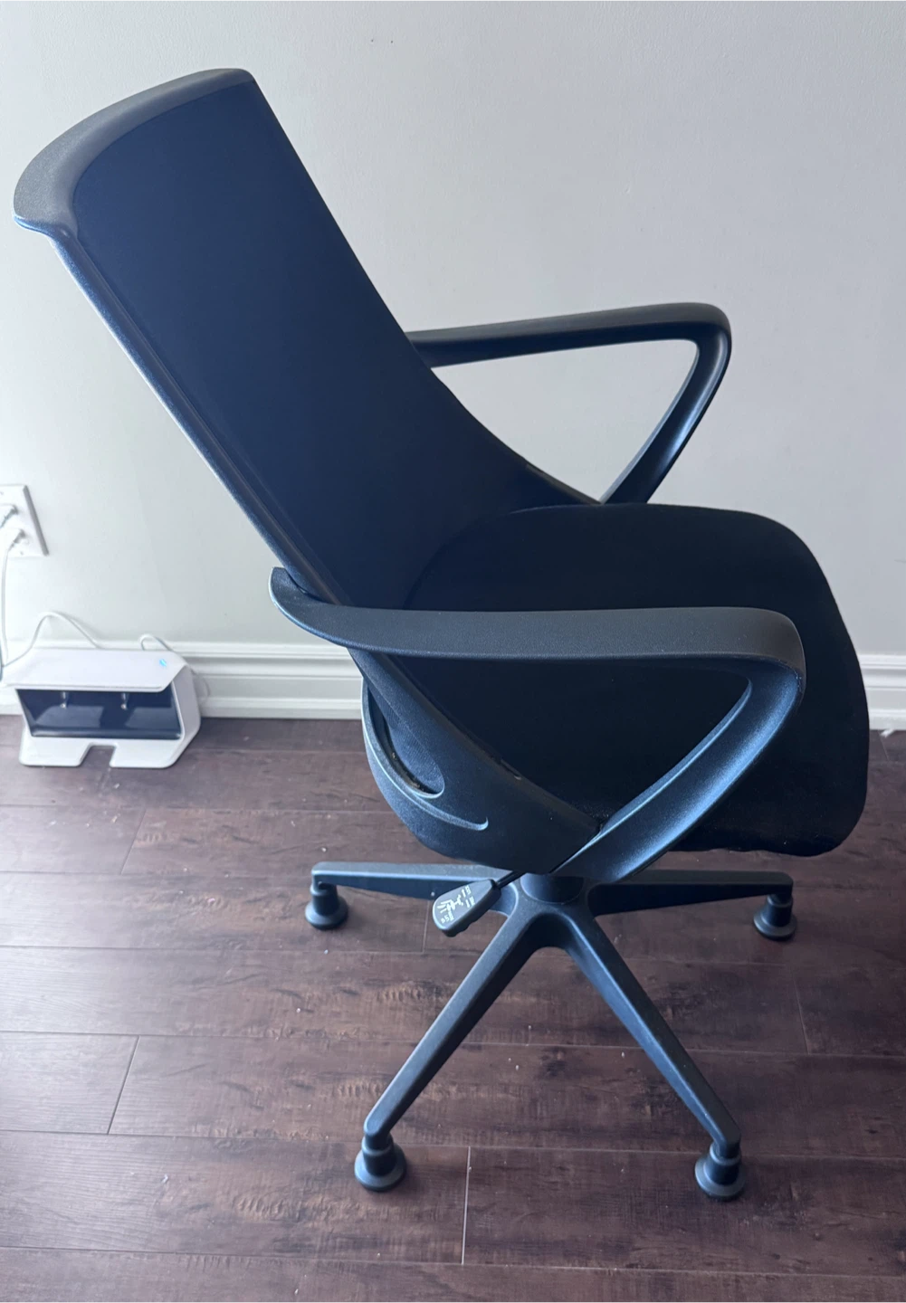 Black Office Chair – Sturdy & Comfortable – Great Condition