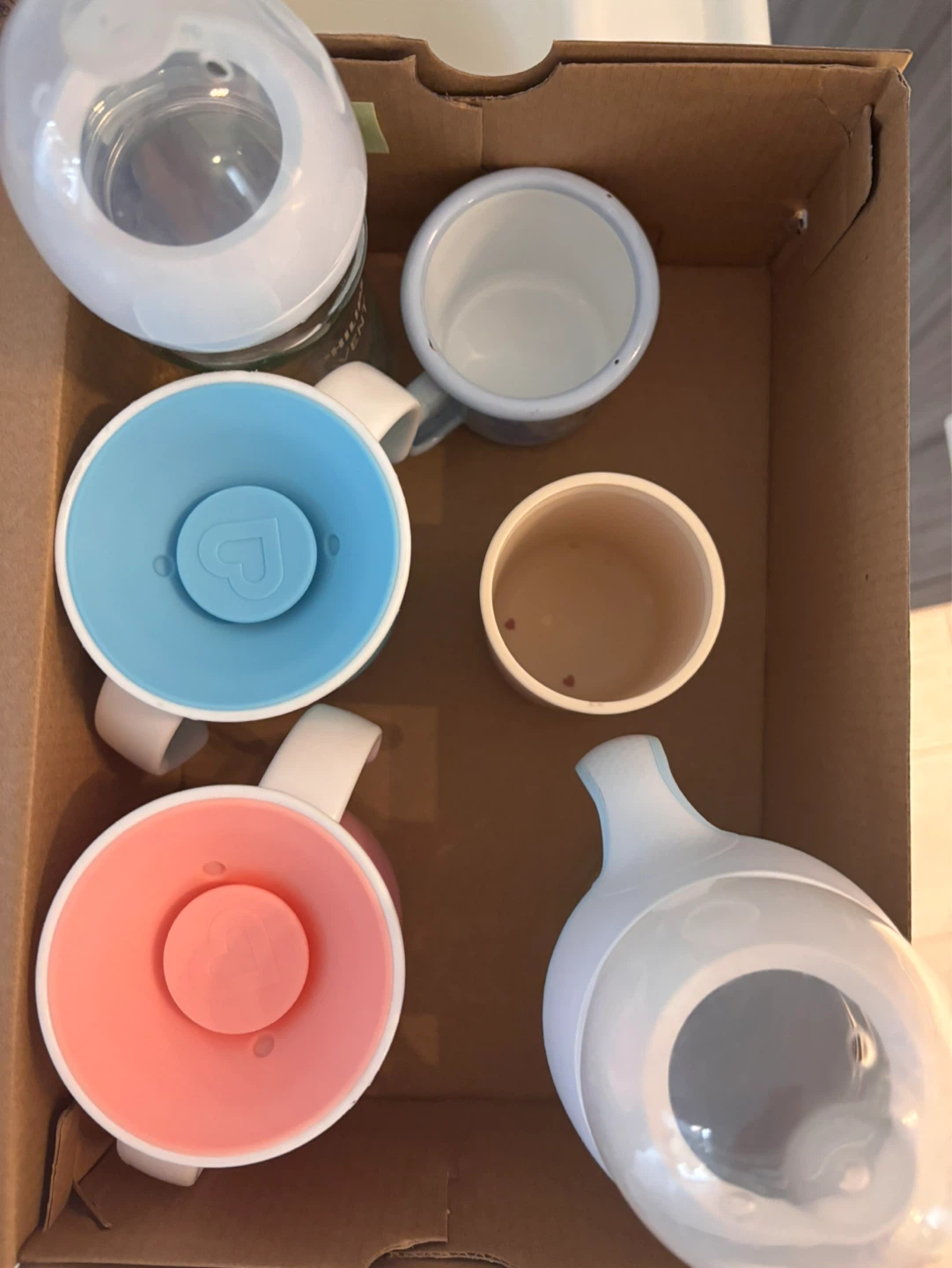 Munchkin Sippy Cups and Avent Bottle Bundle
