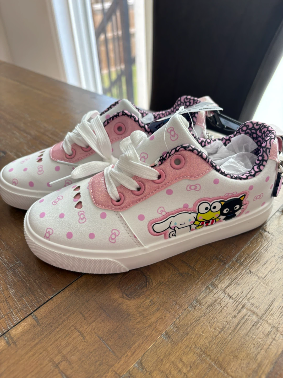 Hello Kitty and Friends girls low top Sneakers size 1 - photo 2