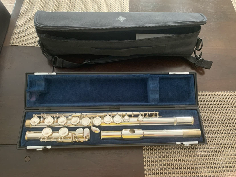 Armstrong Flute with Case