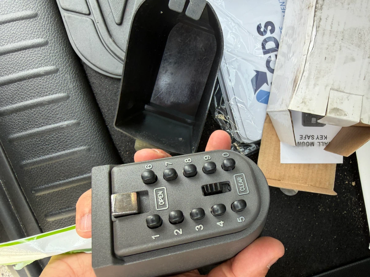 New Keyless Combination Key Storage Lockbox - photo 2