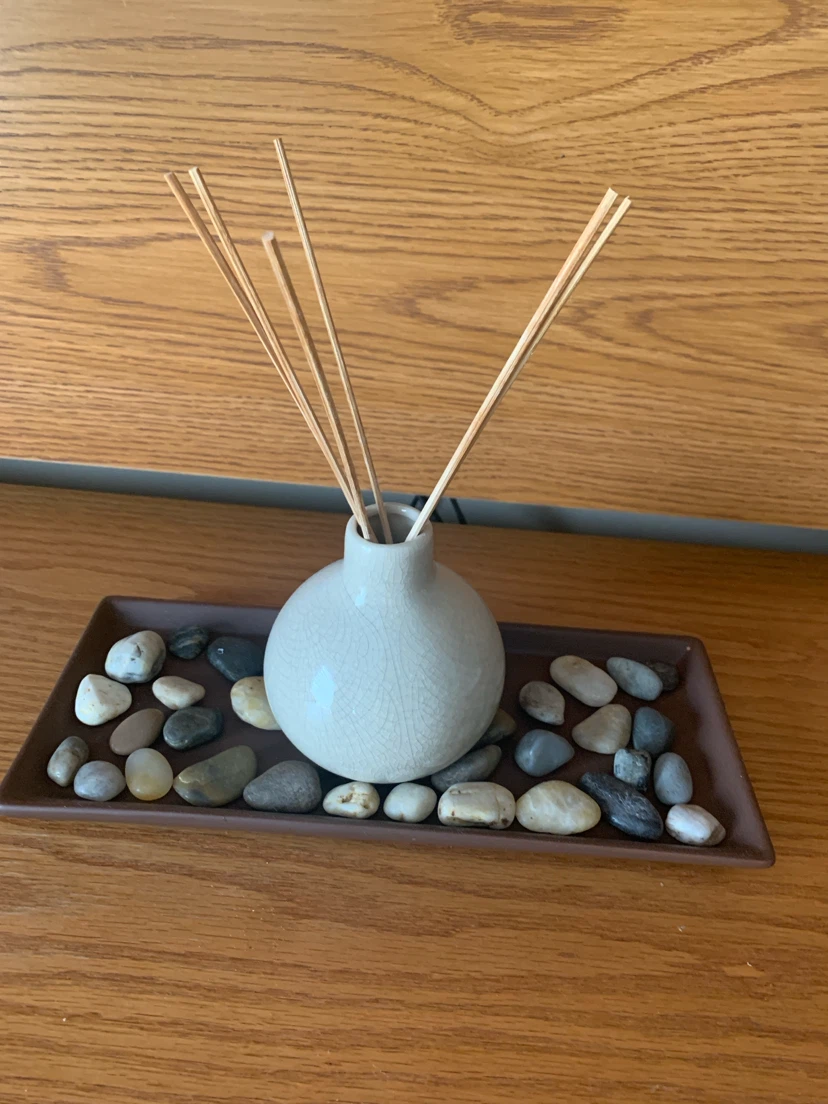 Reed Diffuser with Ceramic Vase and Stones
