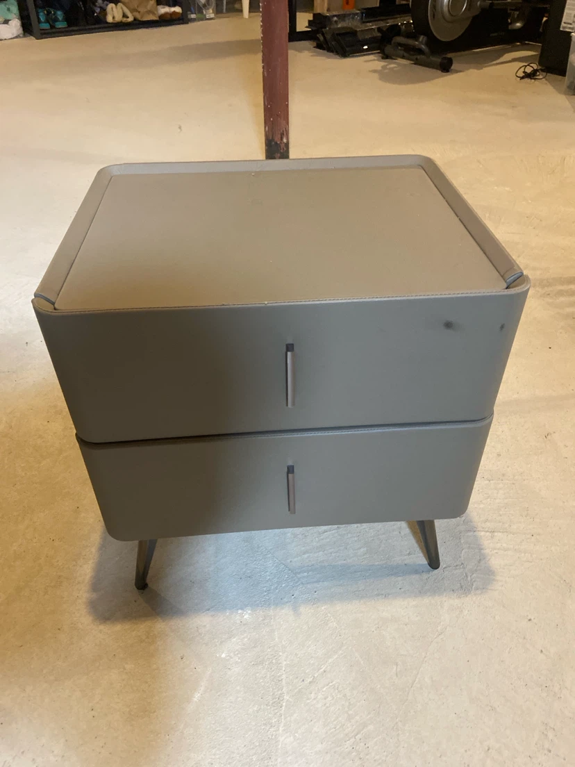 2-Drawer Side Table / Nightstand