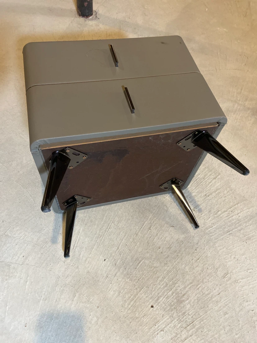 2-Drawer Side Table / Nightstand - photo 4