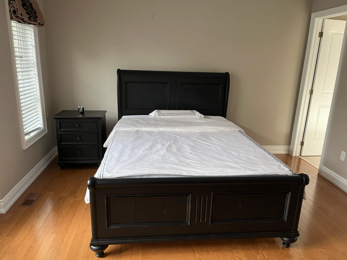 Ethan Allen New Country Bedroom Set – Excellent Condition