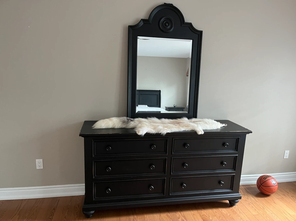 Ethan Allen New Country Bedroom Set – Excellent Condition - photo 2