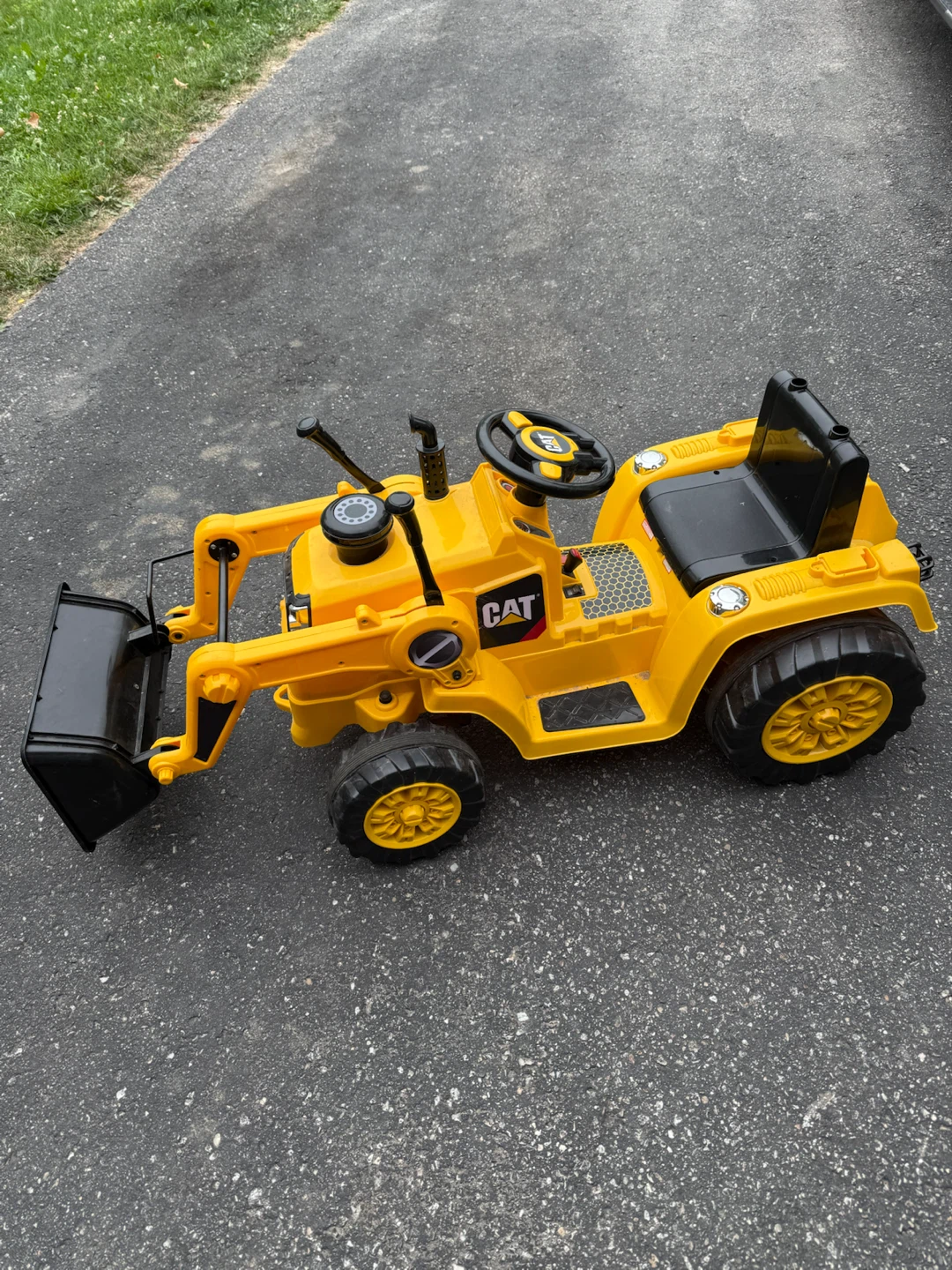CAT Ride-On Bulldozer Toy - photo 3