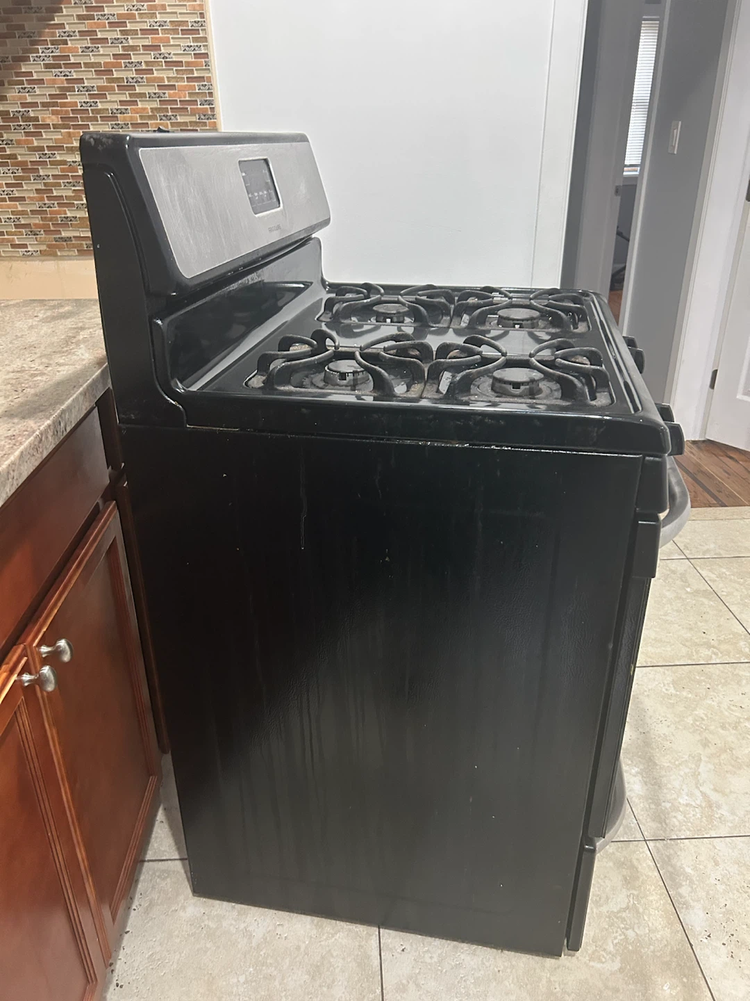 FRIGIDAIRE STOVE