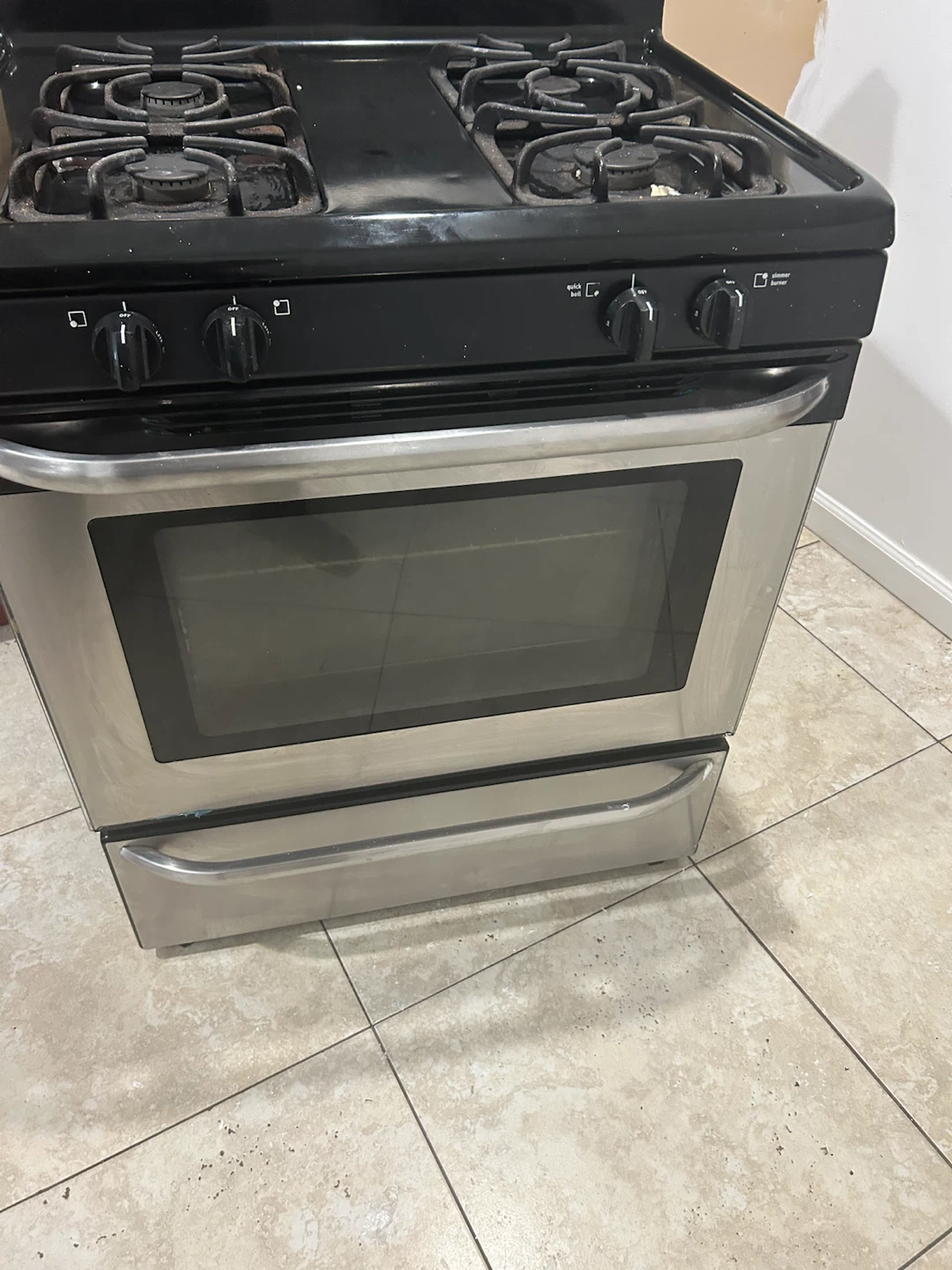 FRIGIDAIRE STOVE - photo 2