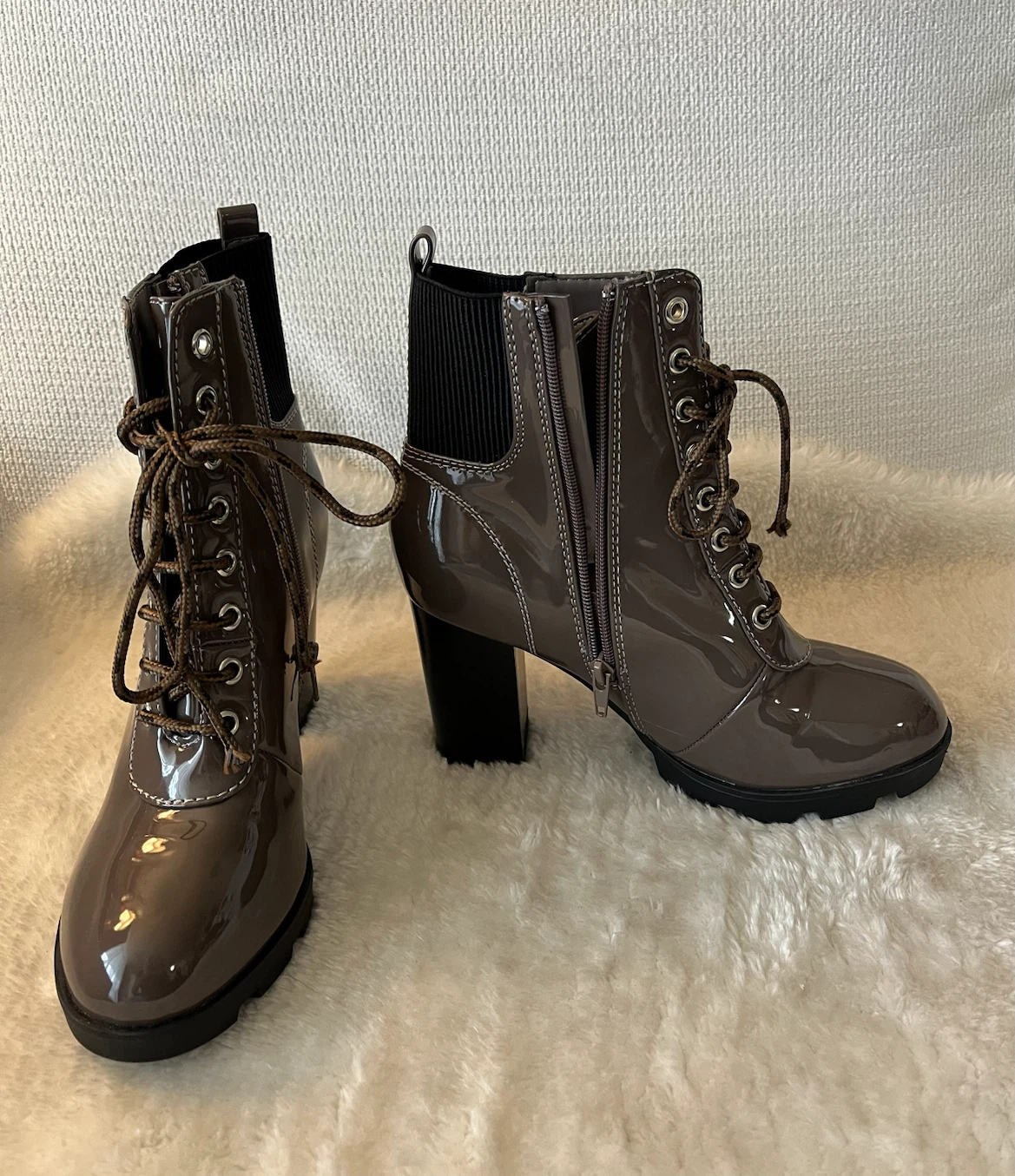 Rouge Vegan Combat Boots Size 7-7.5