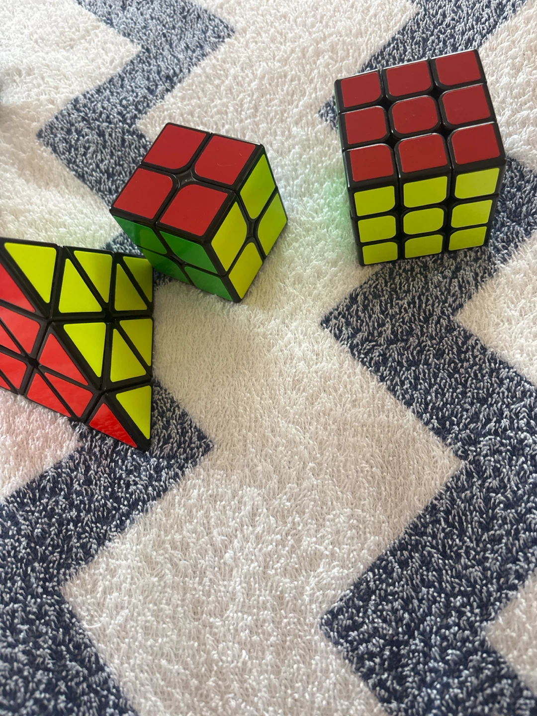 3 Rubix Cubes (Pyramix, 2x2, 3x3)