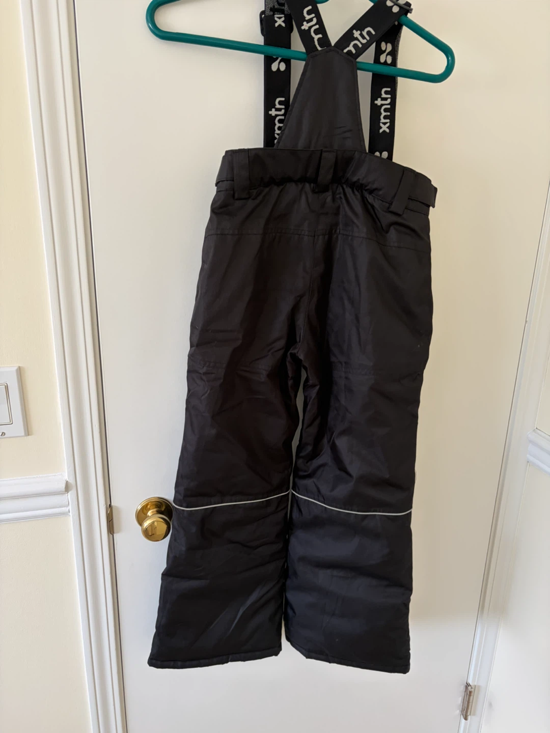 XTMN Ski Jacket and Bib Pants Set - Black/Pink - Size 8 - photo 4