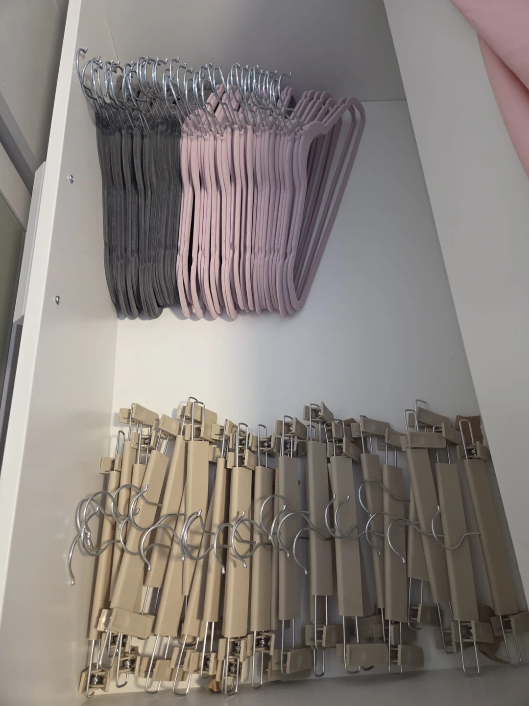 Set of Hangers - Velvet and Clip Style
