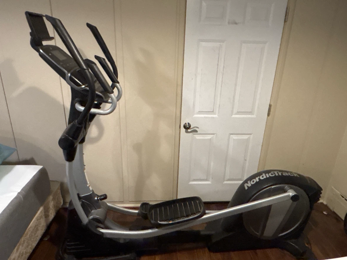 NordicTrack Spacesaver SE7i Elliptical - photo 3