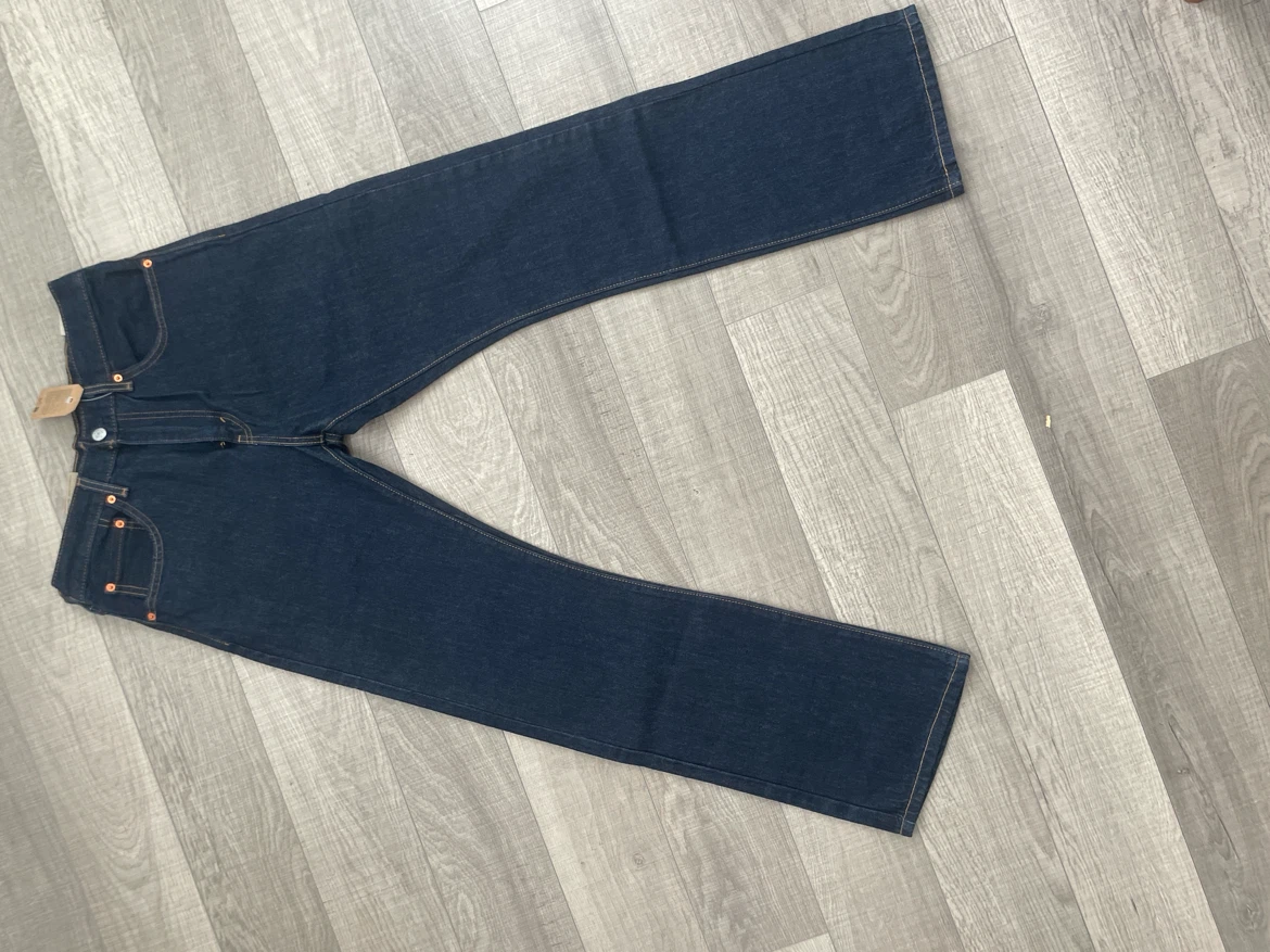 Untouched Levi's 517 31x32 Dark Wash Jeans
