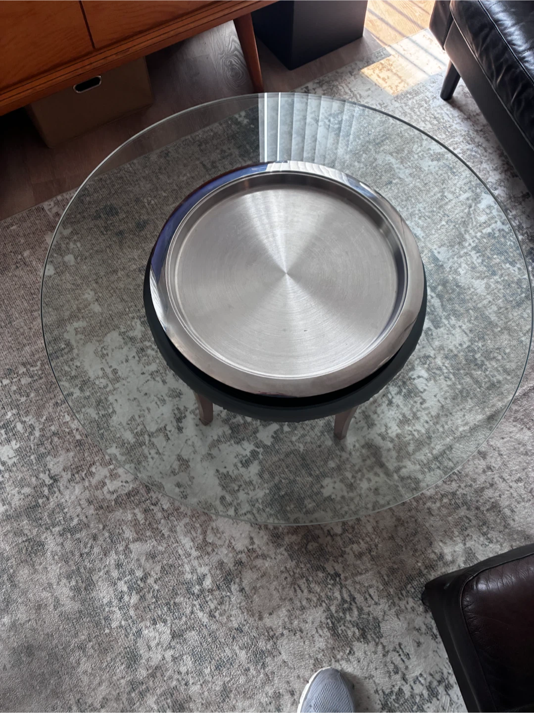 MCM Coffee Table with solid wood base &  thick glass top - photo 4