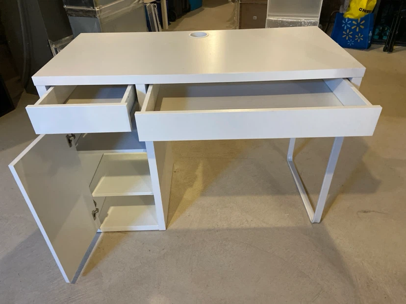 White Desk with Drawers and Shelves - photo 2