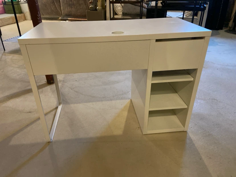 White Desk with Drawers and Shelves - photo 3