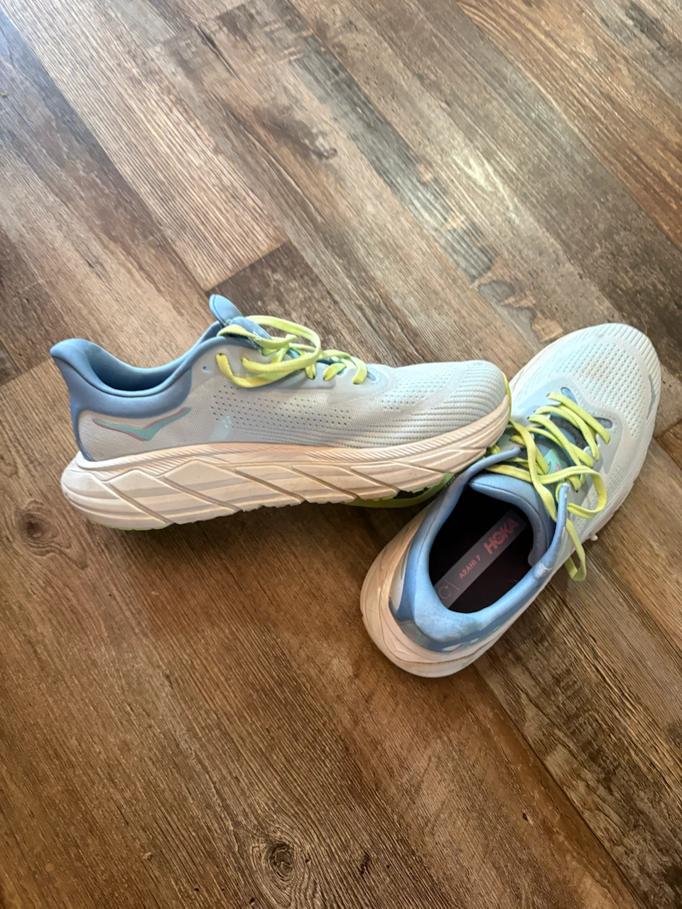 Hoka Arahi 7 Women's Running Shoes