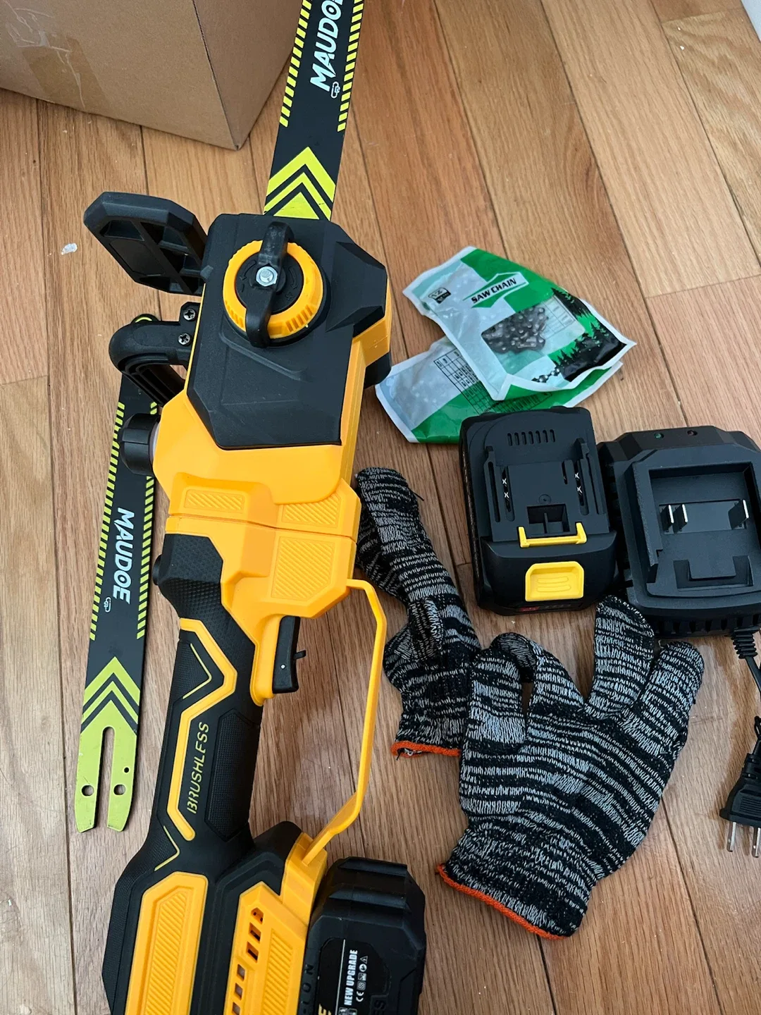 12 Inch Expand and contract Cordless Electric Chainsaw Kit