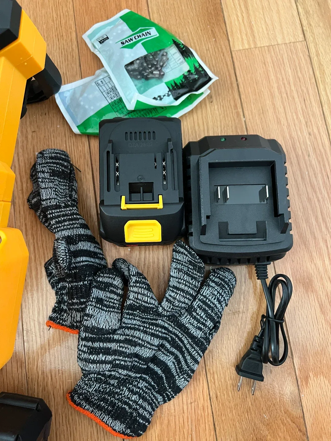 12 Inch Expand and contract Cordless Electric Chainsaw Kit - photo 2