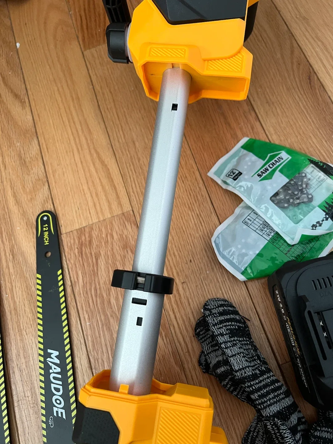 12 Inch Expand and contract Cordless Electric Chainsaw Kit - photo 3