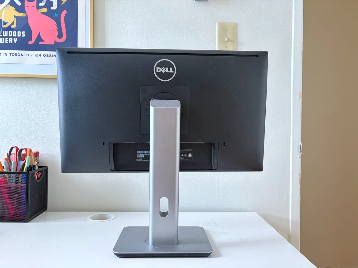 Dell 24” LCD Monitor U2414Hb Rev A03 - photo 2