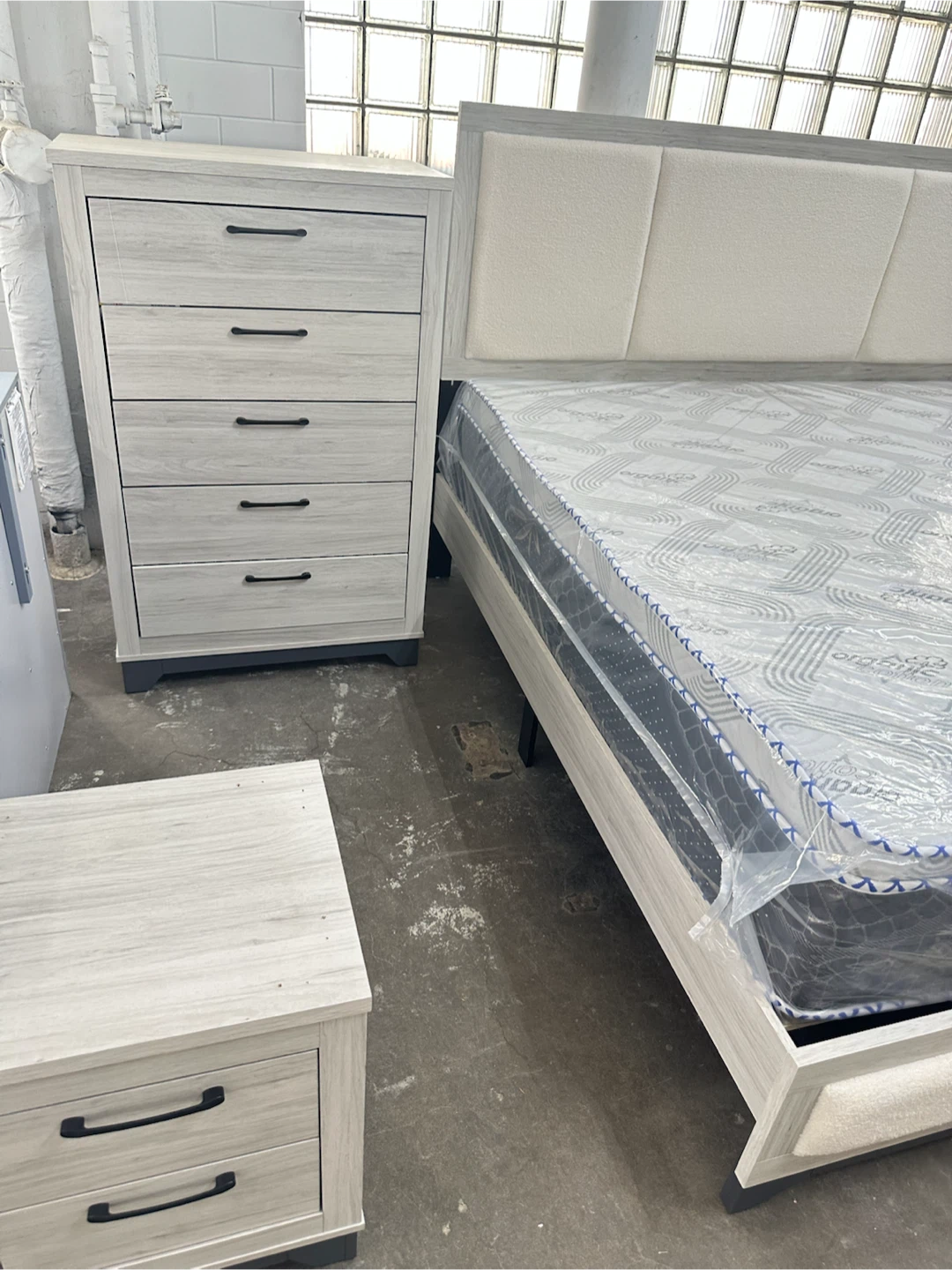 Modern white bedroom set - photo 2